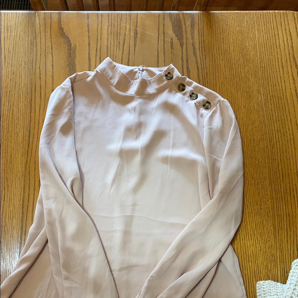 Assorted Women's Tops Collection - Picture 4 of 6